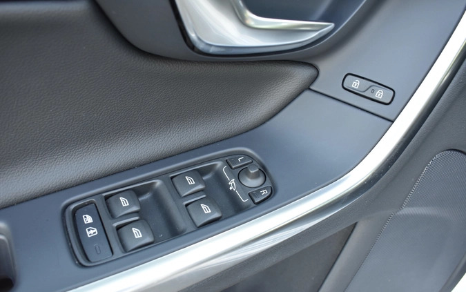 Volvo V60 cena 57900 przebieg: 162000, rok produkcji 2016 z Krzanowice małe 781